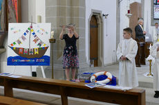 Feier der 1. Heiligen Kommunion in Sankt Crescentius (Foto: Karl-Franz Thiede)